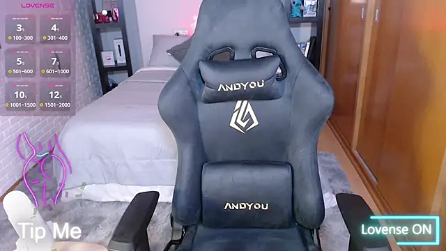 Snapshot of issa--love chatting on 9, 9, 2025 issa--love online show from 9, 9, 2025