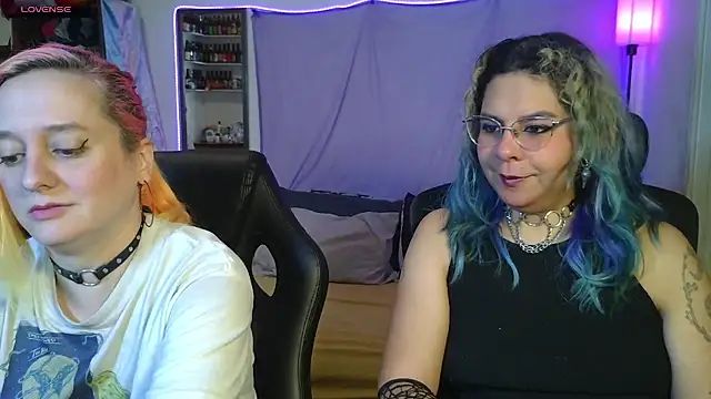 Snapshot of Evelan420 chatting on 3, 7, 2026 Evelan420 online show from 3, 7, 2026