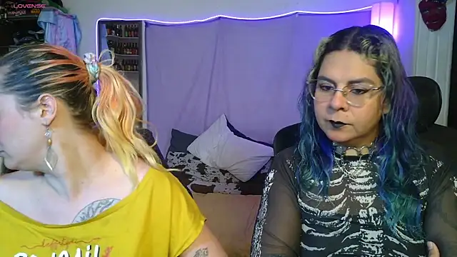 Snapshot of Evelan420 chatting on 21, 4, 2026 Evelan420 online show from 21, 4, 2026