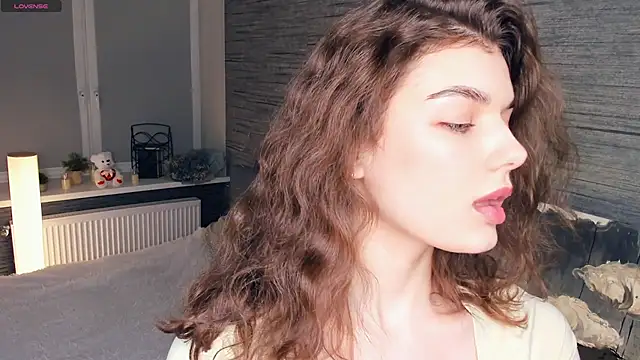 Snapshot of FloraDobb chatting on 9, 3, 2025 FloraDobb online show from 9, 3, 2025