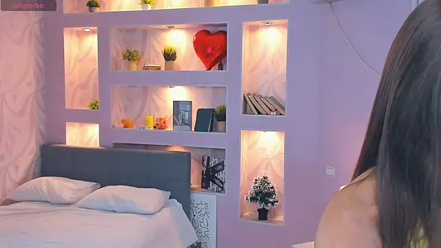 Snapshot of FloraDobb chatting on 13, 11, 2025 FloraDobb online show from 13, 11, 2025