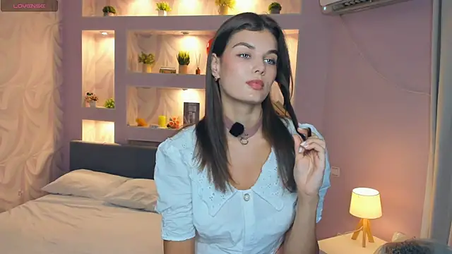 Snapshot of FloraDobb chatting on 14, 9, 2025 FloraDobb online show from 14, 9, 2025