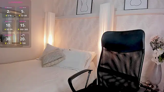 Melina Cooper  online show from 24, 9, 2025