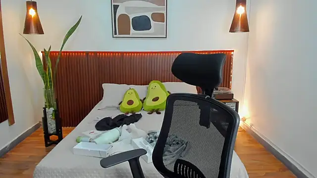 Melina Cooper  online show from 16, 9, 2025