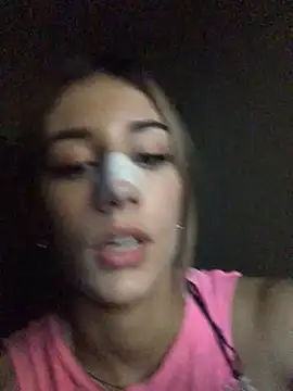 Snapshot of bellalovexxX1 chatting on 22, 2, 2025 bellalovexxX1 online show from 22, 2, 2025