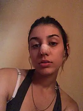 Snapshot of bellalovexxX1 chatting on 25, 2, 2025 bellalovexxX1 online show from 25, 2, 2025