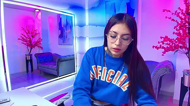 Snapshot of Charlotte_ethan chatting on 17, 10, 2025 Charlotte ethan online show from 17, 10, 2025