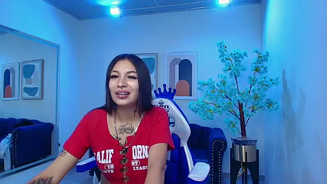 Snapshot of Charlotte_ethan chatting on 4, 3, 2025 Charlotte ethan online show from 4, 3, 2025