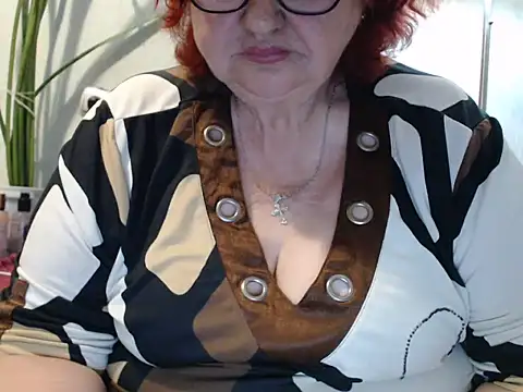 Snapshot of DeniseeRosea chatting on 9, 6, 2026 DeniseeRosea online show from 9, 6, 2026