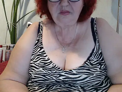 Snapshot of DeniseeRosea chatting on 11, 6, 2026 DeniseeRosea online show from 11, 6, 2026