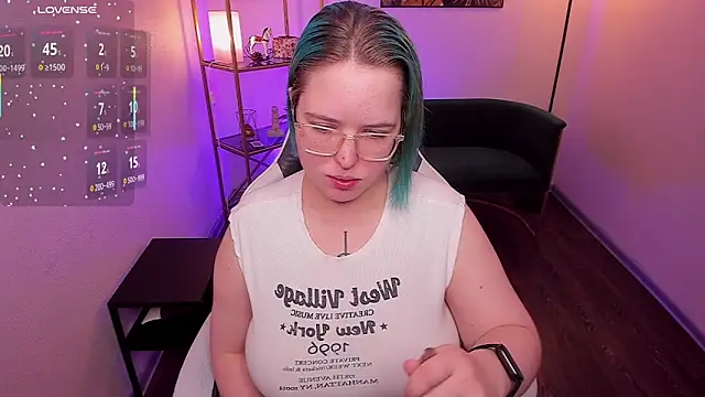 Snapshot of Manic_pixie_ chatting on 4, 7, 2026 Manic pixie online show from 4, 7, 2026