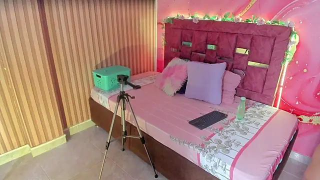 scarlett  evans  online show from 24, 3, 2026