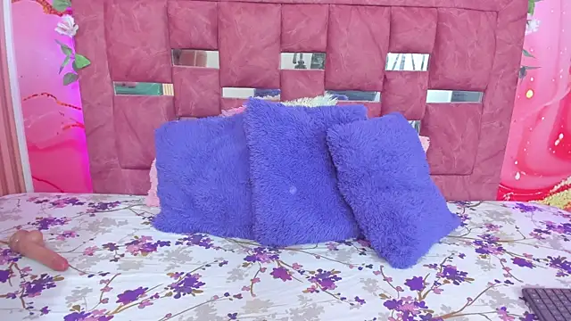 scarlett  evans  online show from 15, 12, 2025