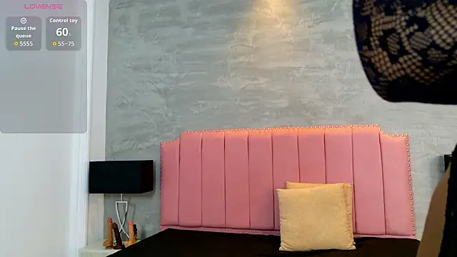 Alaia Colins online show from 29, 3, 2026