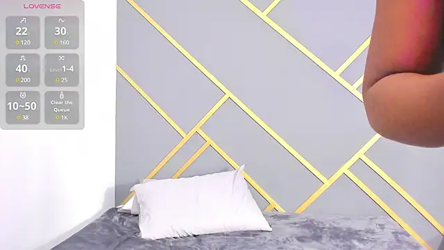 Alaia Colins online show from 21, 3, 2025