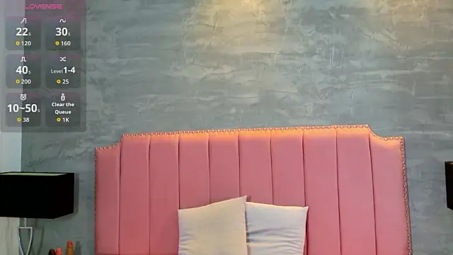 Alaia Colins online show from 6, 3, 2026