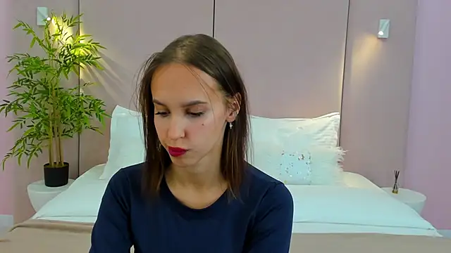 SandraTucker online show from 4, 10, 2025