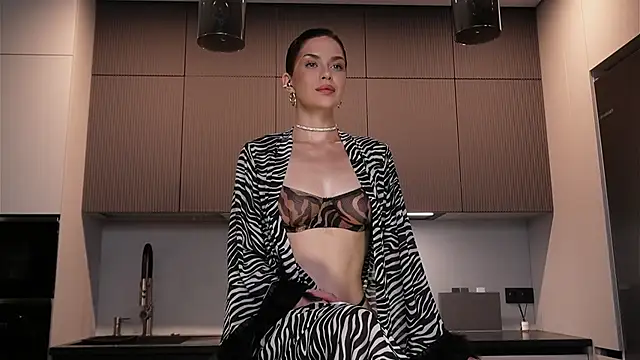 Sofa 01 online show from 25, 2, 2026