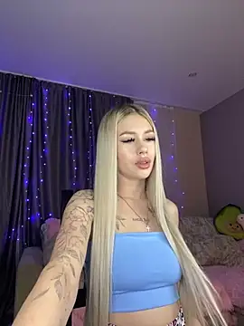 Tiffany Kissss online show from 18, 3, 2025