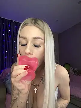 Tiffany Kissss online show from 21, 3, 2025