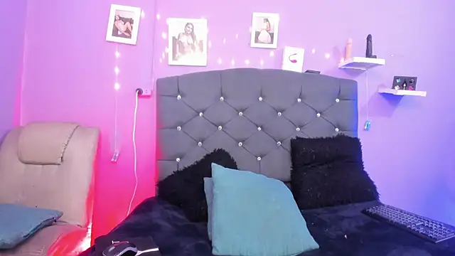 celesstte 00 online show from 11, 2, 2026