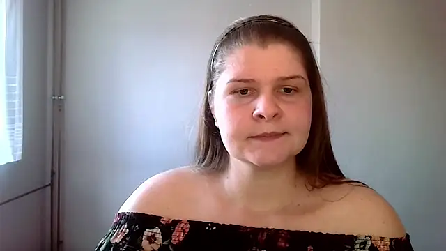 lovexCaroline online show from 5, 3, 2025