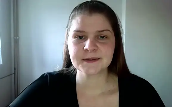 lovexCaroline online show from 4, 2, 2025