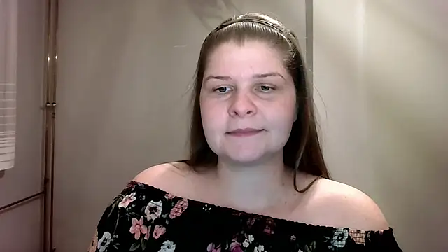 lovexCaroline online show from 5, 3, 2025