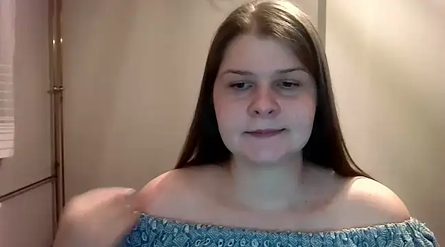 lovexCaroline online show from 3, 2, 2025