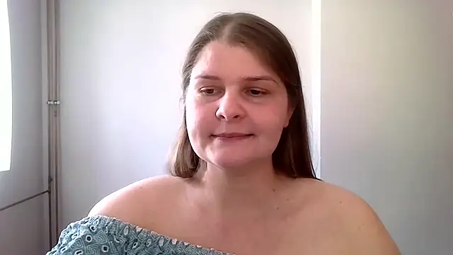 lovexCaroline online show from 12, 3, 2025