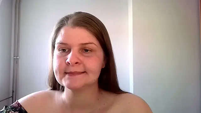 lovexCaroline online show from 10, 3, 2025