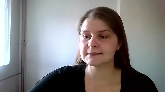 lovexCaroline online show from 4, 3, 2025