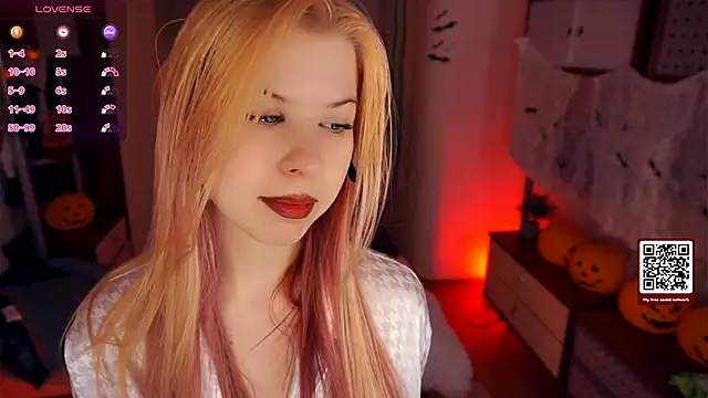 LynetHakes online show from 24, 10, 2025