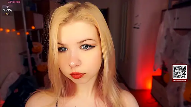 LynetHakes online show from 6, 11, 2025