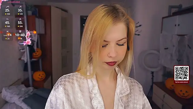 LynetHakes online show from 6, 10, 2025