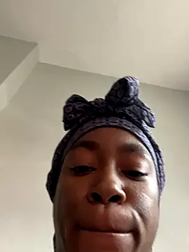 Meerawantsyou online show from 3, 11, 2025