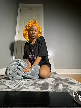 Meerawantsyou online show from 5, 2, 2025