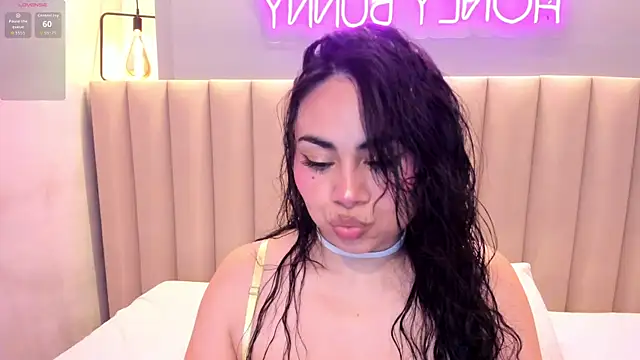 Snapshot of Naomymonroe_ chatting on 14, 1, 2026 Naomymonroe online show from 14, 1, 2026