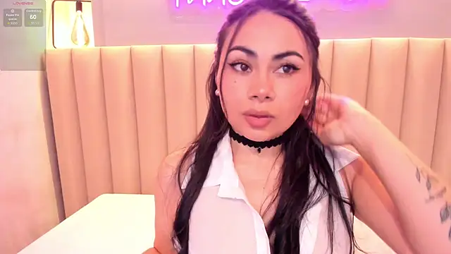 Naomymonroe  online show from 17, 1, 2026