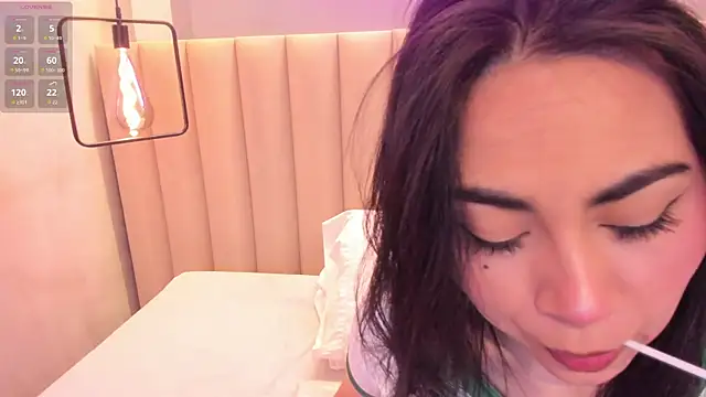 Snapshot of Naomymonroe_ chatting on 3, 12, 2025 Naomymonroe online show from 3, 12, 2025