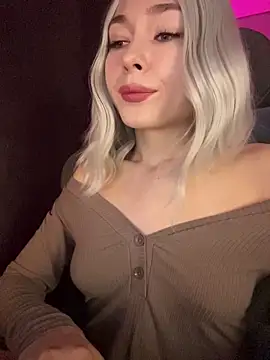 Ohmy Nora  online show from 21, 11, 2025