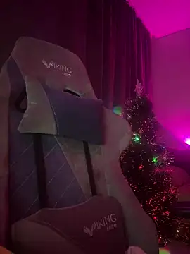 Ohmy Nora  online show from 30, 1, 2025