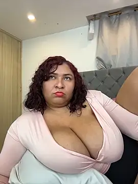 Snapshot of KarlaWild chatting on 12, 6, 2026 KarlaWild online show from 12, 6, 2026
