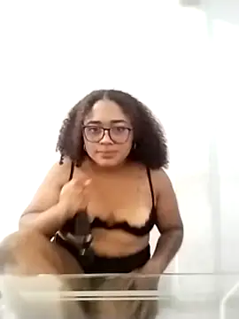 RoxieLewis online show from 9, 3, 2025