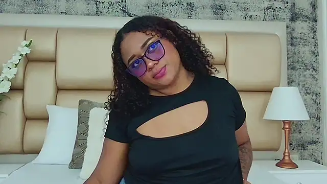 RoxieLewis online show from 19, 3, 2025