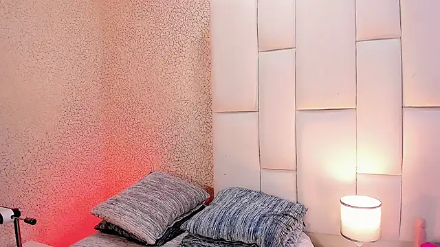 Angeles Busst online show from 5, 3, 2026