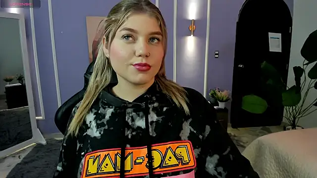 alaia greyy online show from 22, 11, 2025