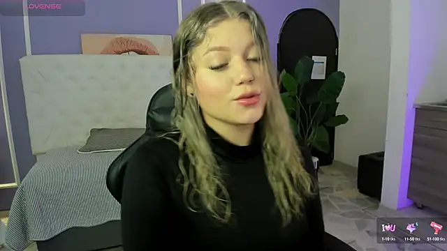 alaia greyy online show from 2, 10, 2025