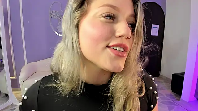 alaia greyy online show from 25, 9, 2025