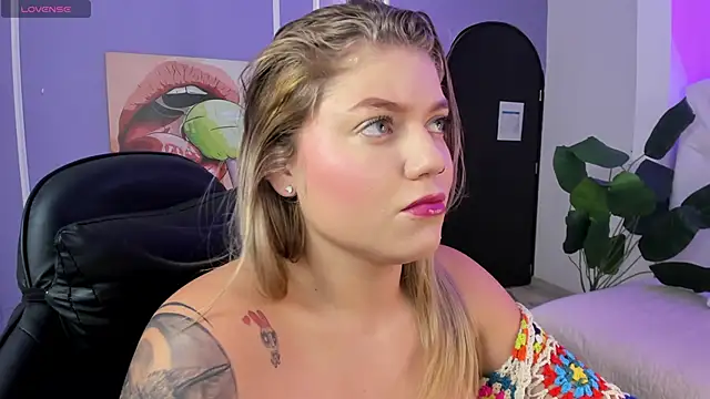 alaia greyy online show from 26, 11, 2025